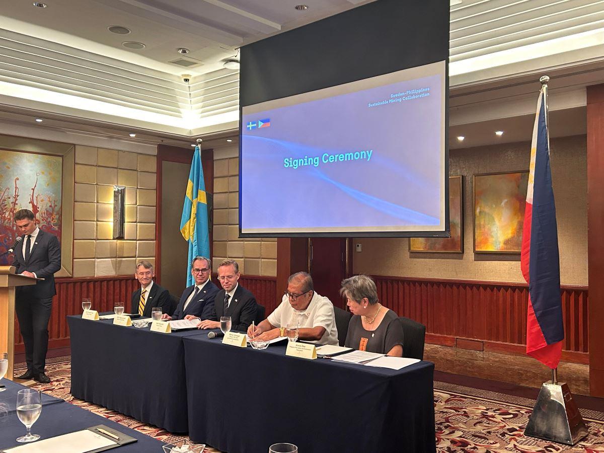 Signing of MOA between Business Sweden and Philippine Mine Safety and Environment Association