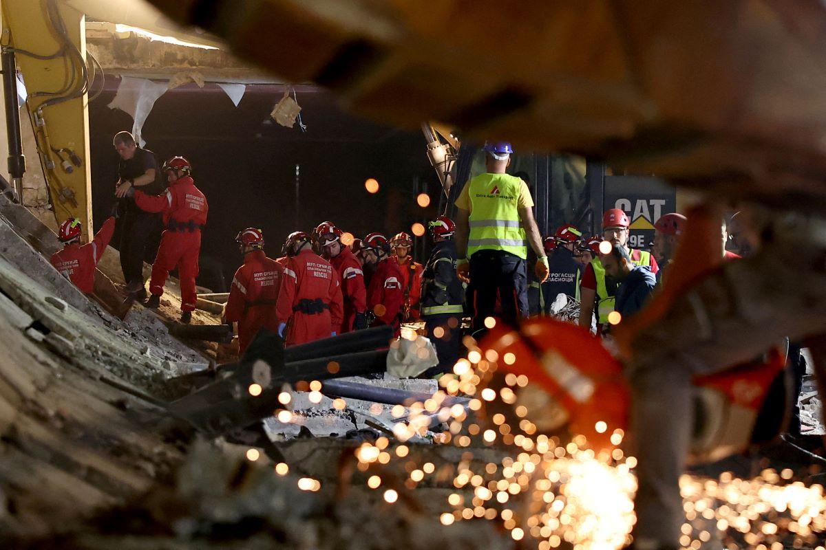 14 dead following Serbian railway roof collapse