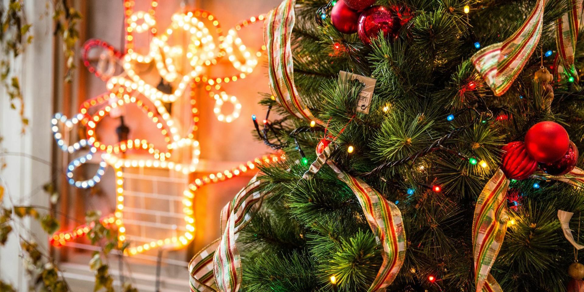 5 outdoor decorating tips and reminders for a festive yet mindful Christmas