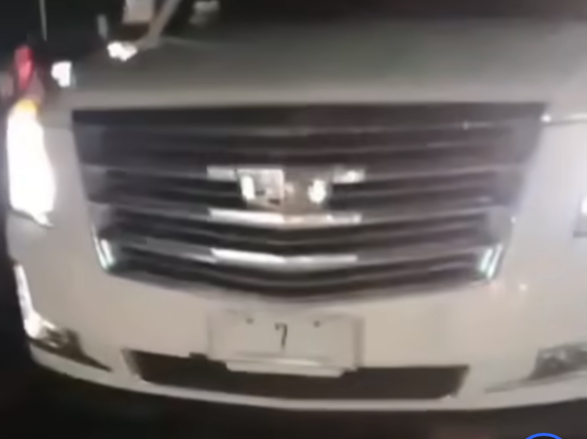 Another SUV with senator's protocol plate used EDSA busway thumbnail