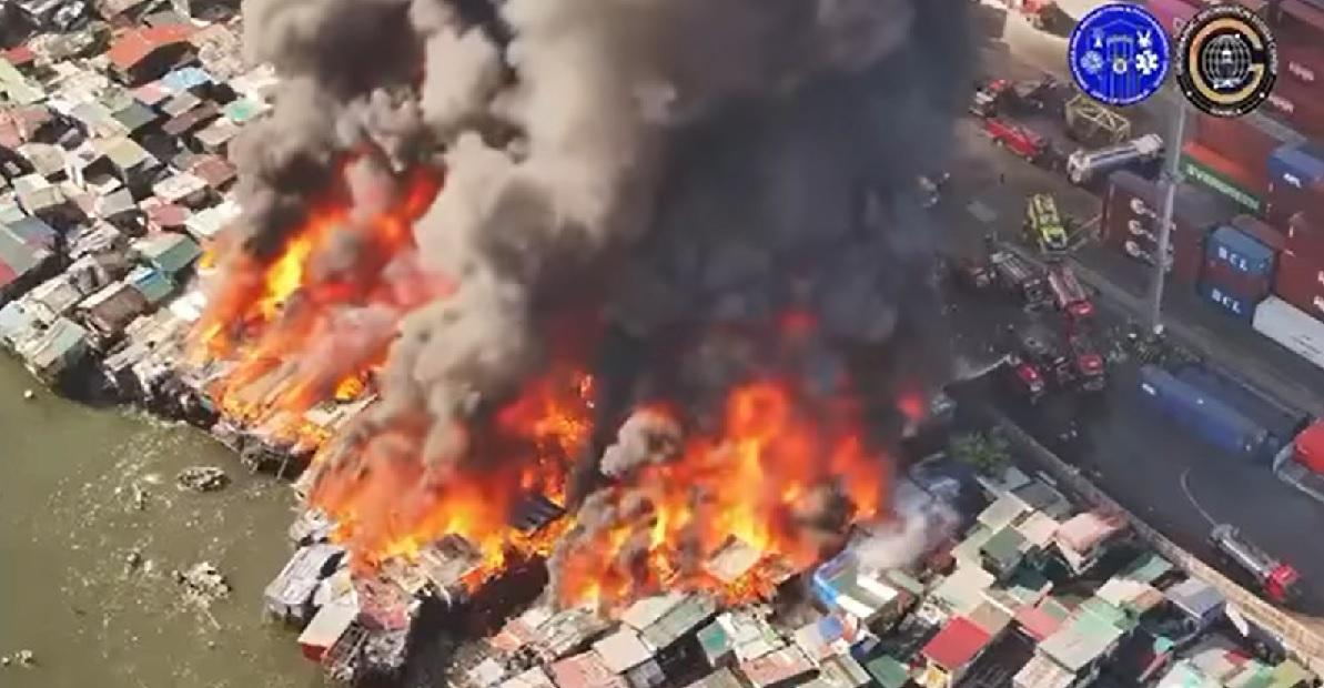 Huge fire breaks out in Isla Puting Bato in Tondo, Manila