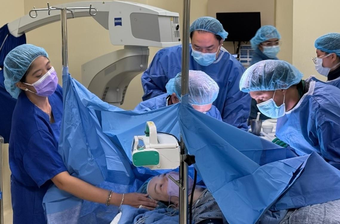 Kris Aquino at Makati Med having ultrasound guided PICC line insertion