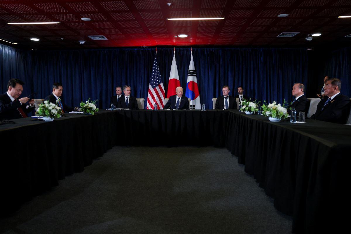 US, South Korea, Japan leaders meet at APEC Summit in Lima, Peru