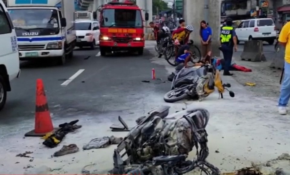 2 riders suffer burns after motorcycles catch fire