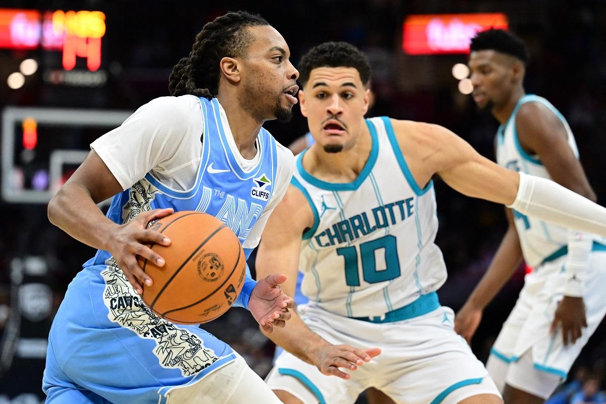 Cavaliers beat Hornets, become fourth NBA team to start 15-0