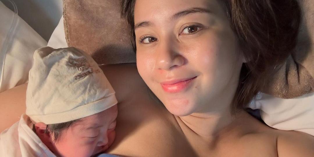 Sophie Albert introduces newborn daughter: 'Our family of 4 is complete'