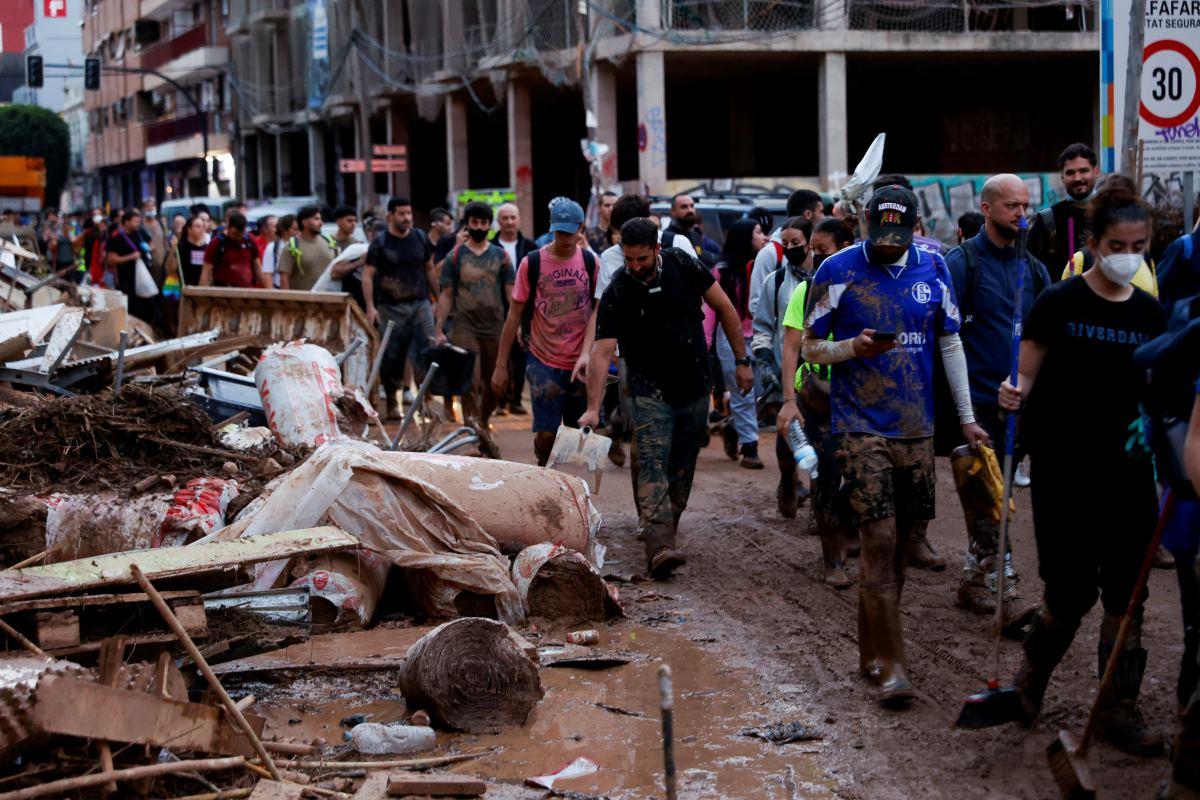 More than 200 dead in floods that hit Spain