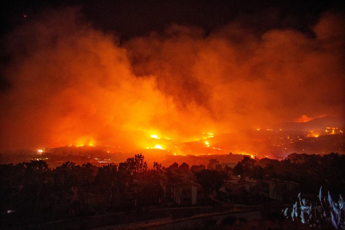 Stubborn wildfire destroys several structures in Malibu, California