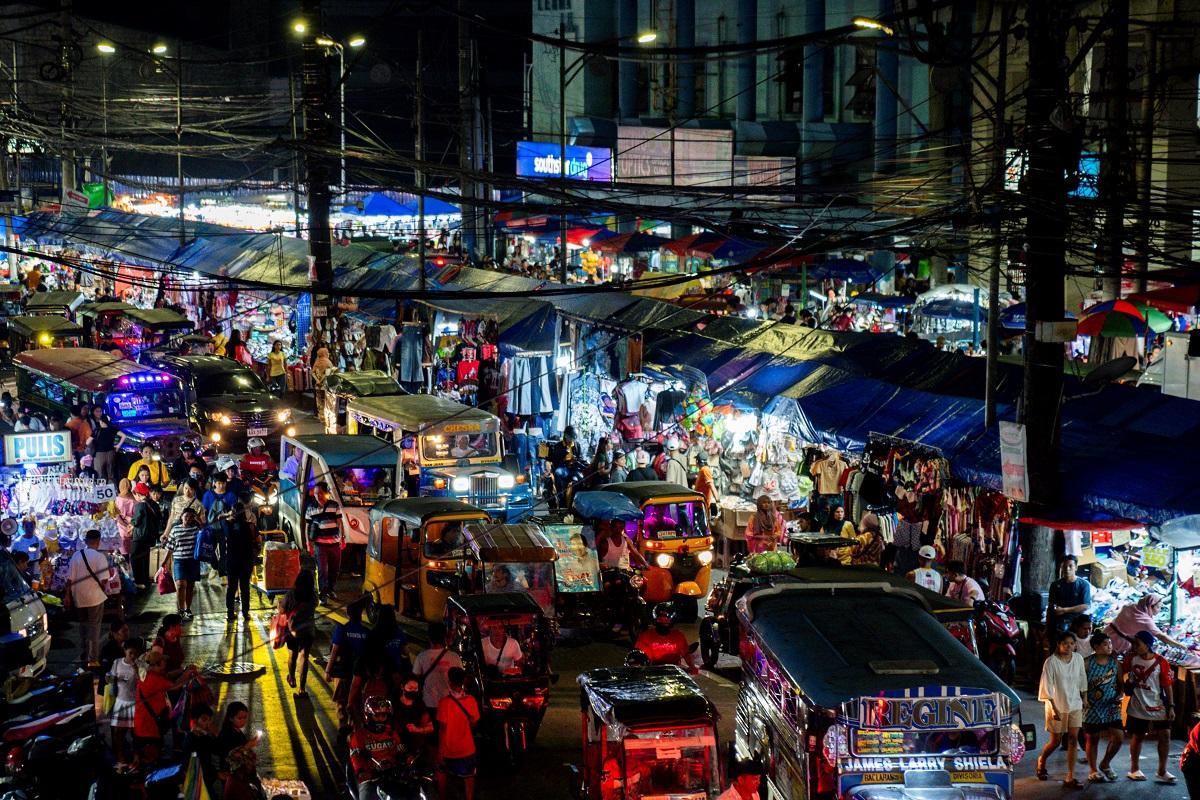 Fewer Filipinos see 'happy" Christmas