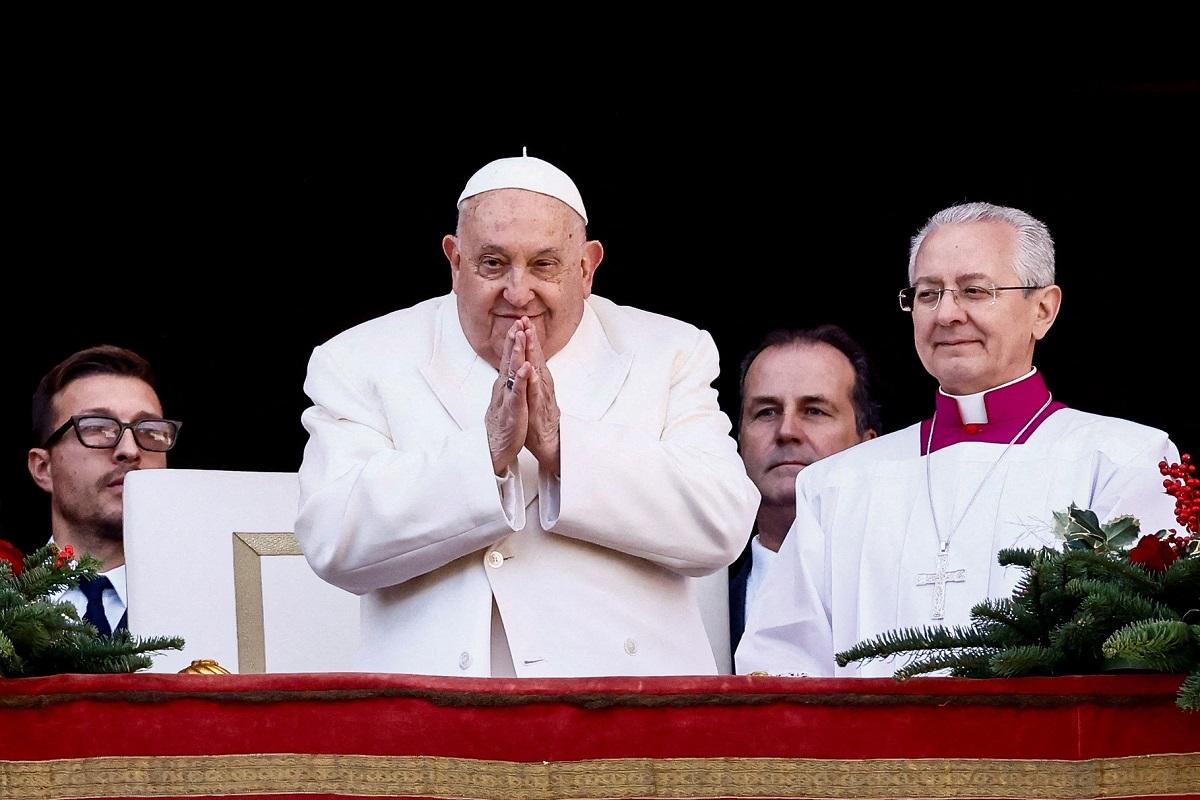 Pope Francis has 'calm night,' marks three weeks in hospital