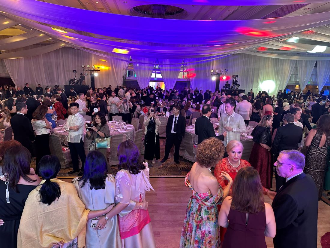 Diplomatic community sa Pilipinas, nagtipon-tipon sa 49th Annual Consular Ball