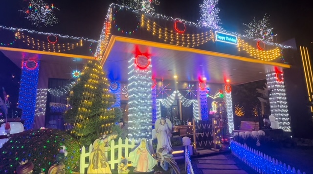 'Christmas House' sa Bulacan agaw pansin