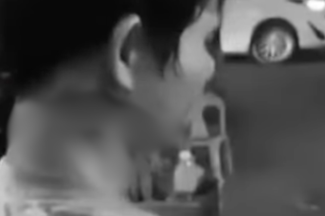 Videoke customer assailed by youngsters; neck slit