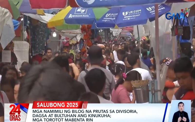 Shoppers flock to Divisoria in the run up to the New Year