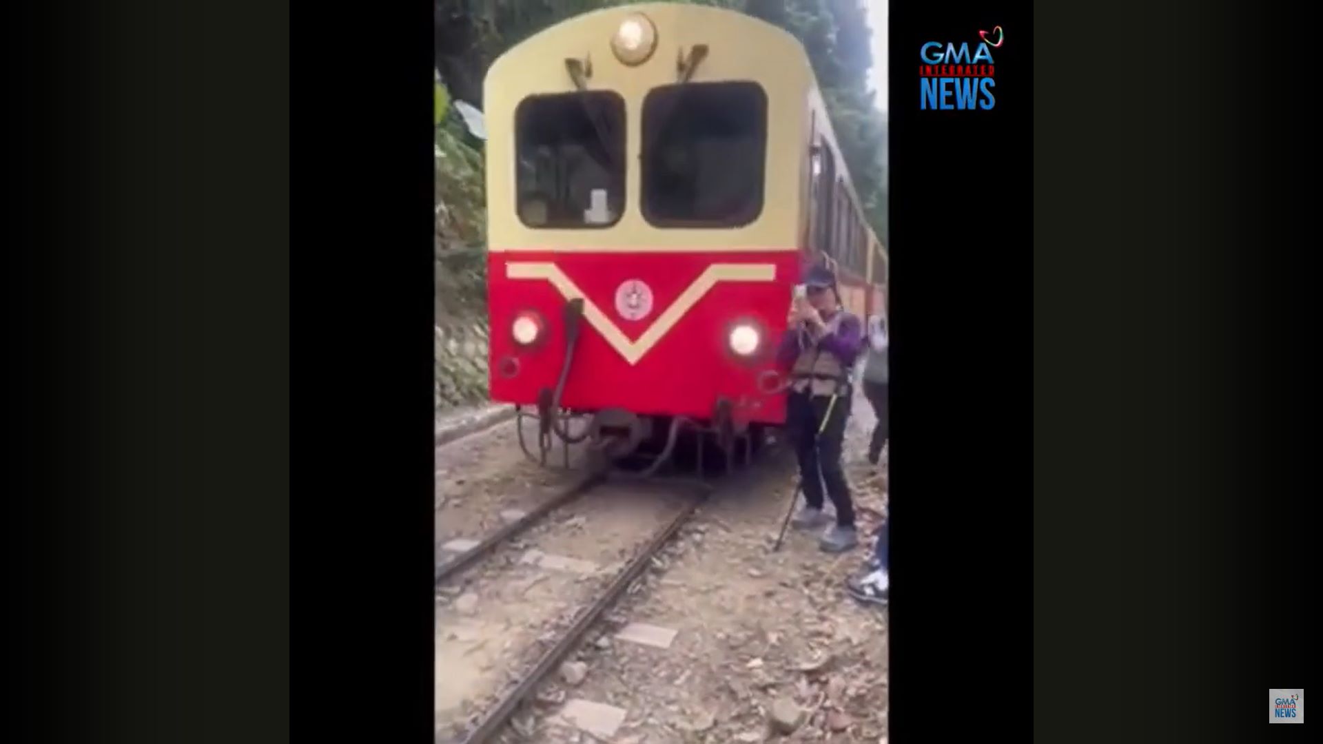 Turistang nagse-selfie sa riles na bawal puntahan, nabangga ng tren sa Taiwan
 thumbnail