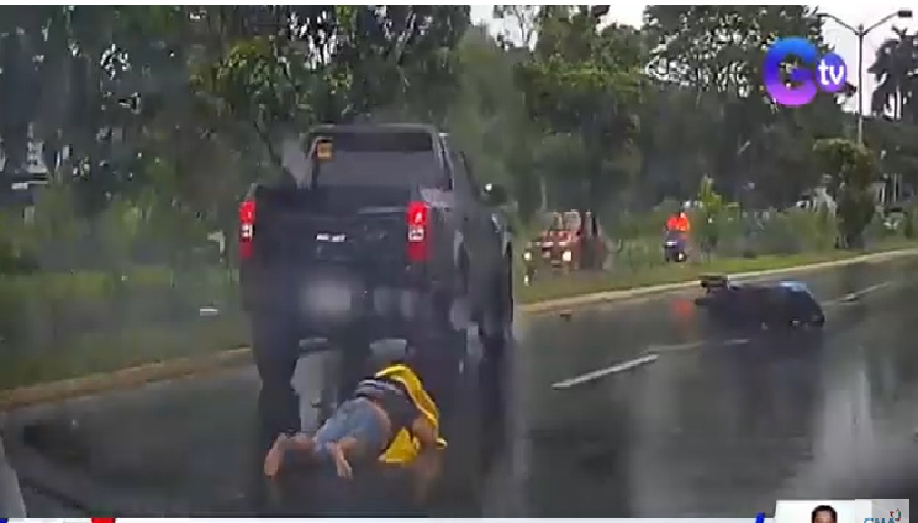 Rider na nagulungan ng pickup truck, nakaligtas; driver ng pickup, hinahanap