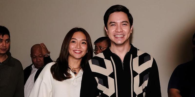 Personalities, GMA and ABS-CBN execs attend 'Hello, Love, Again' screening  | GMA News Online