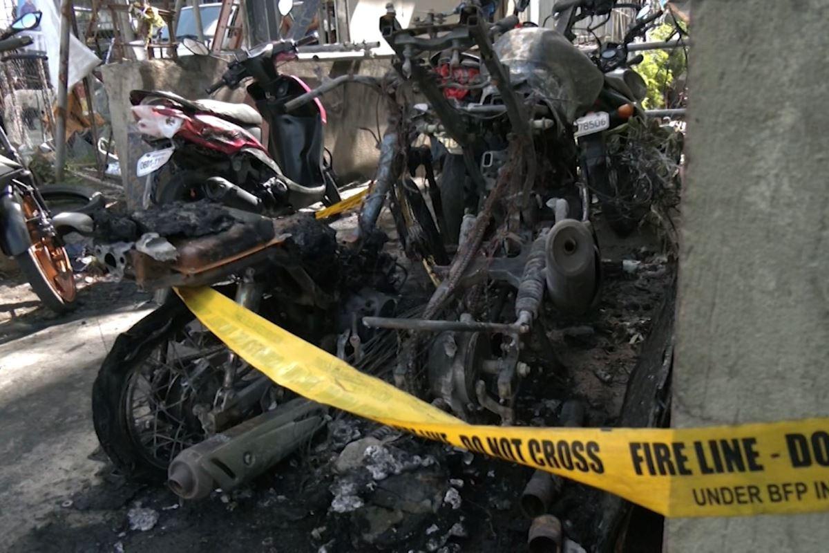 5 parked motorcycles caught fire in Iloilo City