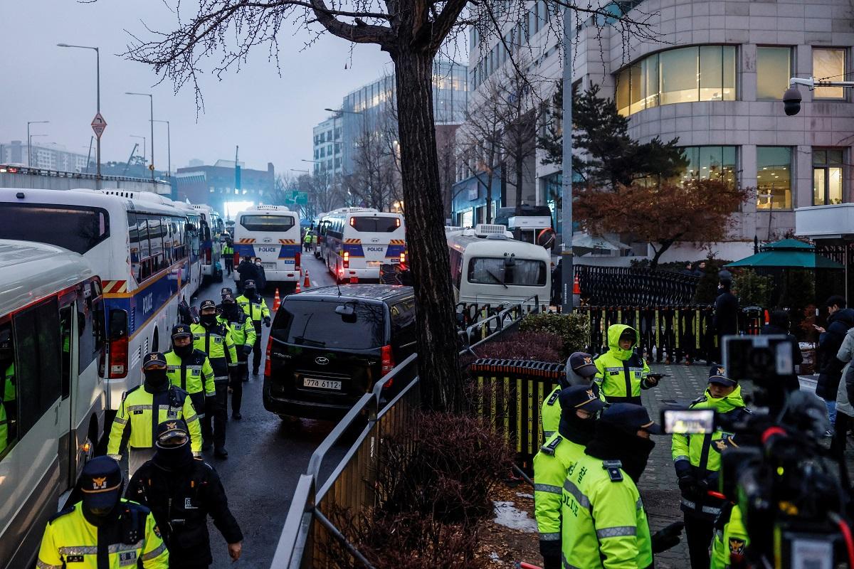 S.Korea"s Yoon avoids arrest by deadline, extension requested