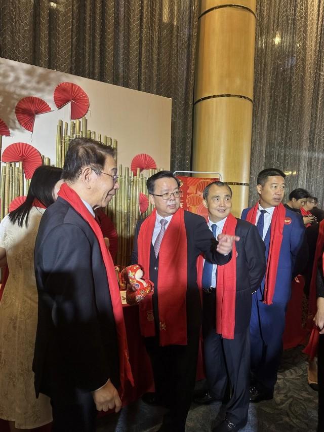 Huang speaks with other guests at the Chinese New Year Reception. JP Soriano/GMA Integrated News