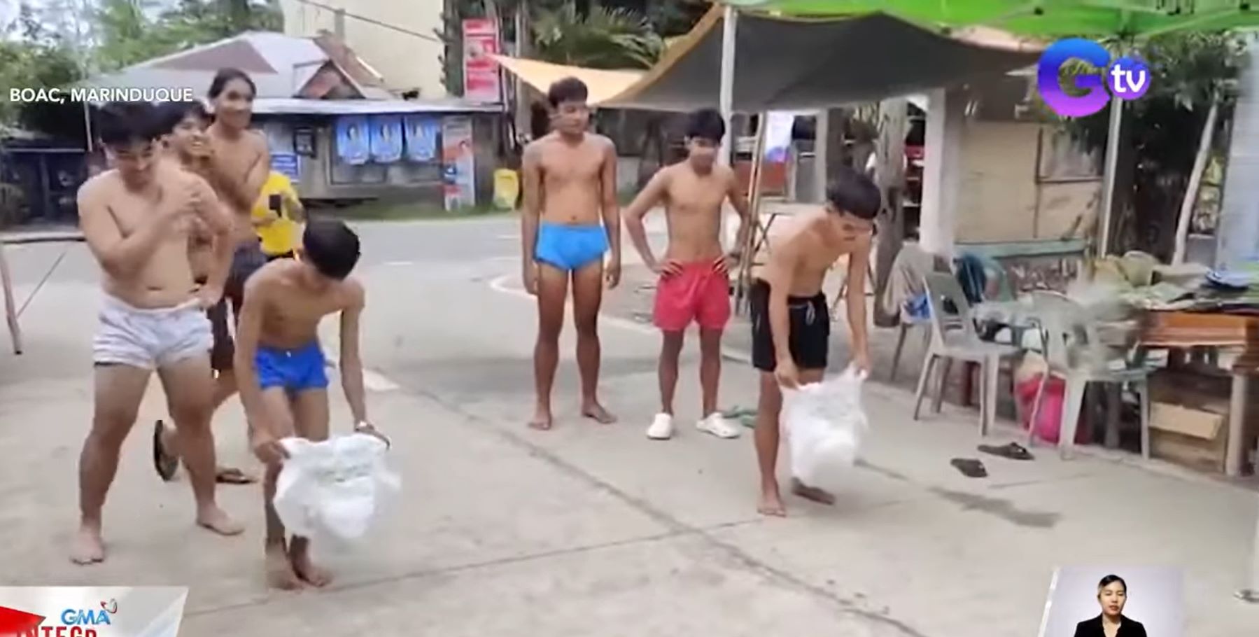 2 grupo ng mga lalaki, nagkarera suot ang mga diaper sa Marinduque
 thumbnail