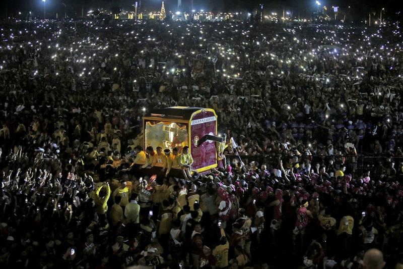 Traslacion leaves Quirino Grandstand in Manila