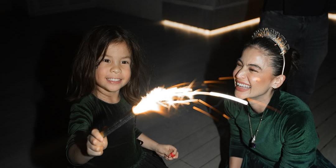 Anne Curtis and Dahlia greet 2025 in matching outfits