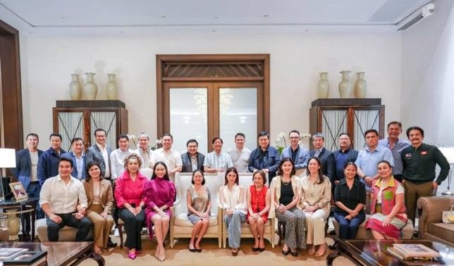 Marcos, Liza host senators, spouses for dinner at Bahay Pangulo