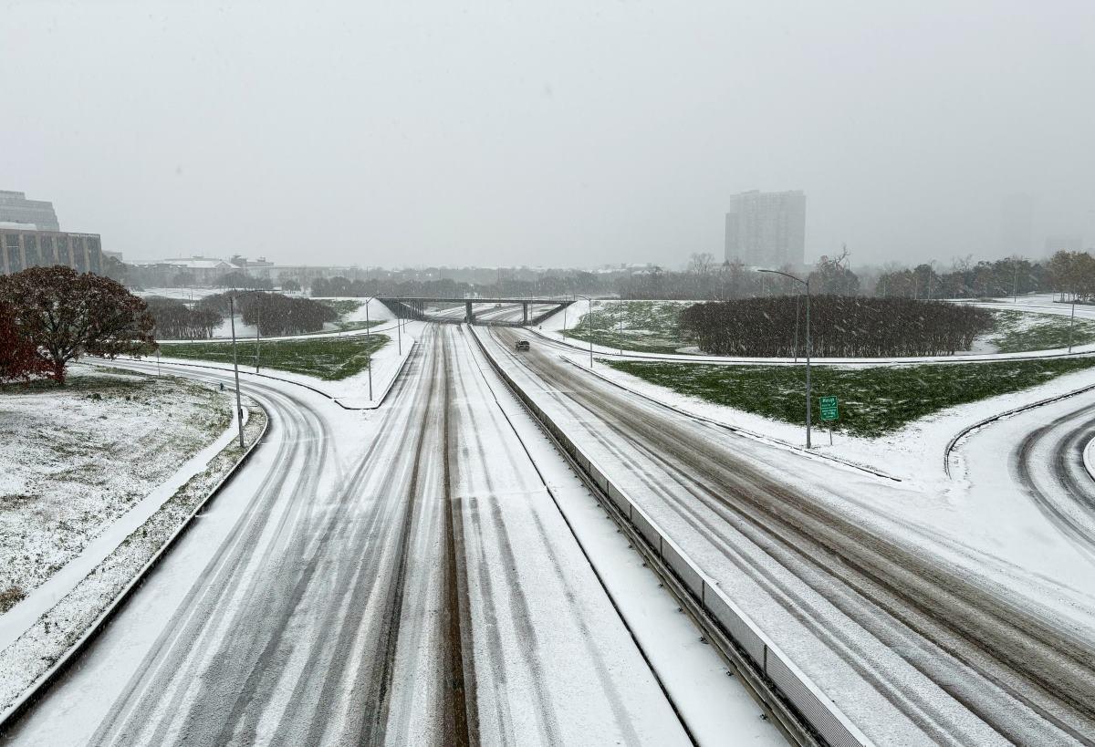 Houston, Texas covered in snow due to winter storm