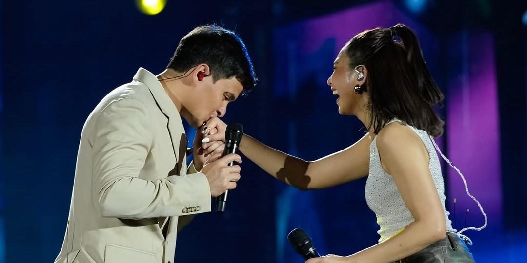 Matteo Guidicelli joins wife Sarah Geronimo on stage at a New Year countdown event