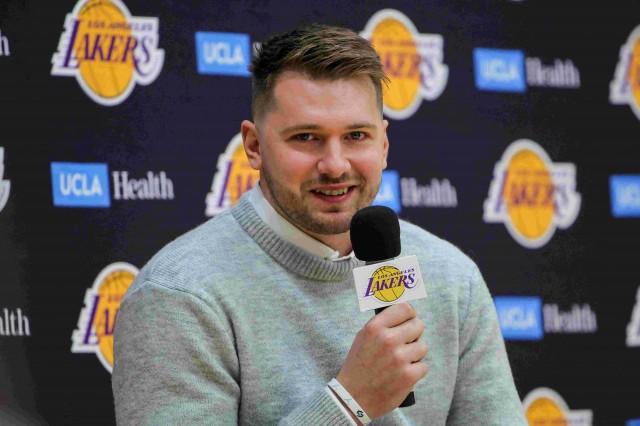  Luka Doncic attends his first press conference after being traded from Dallas Mavericks to Los Angeles Lakers, at the UCLA Health Training Center, in El Segundo, California, U.S., February 4, 2025. REUTERS/Daniel Cole 