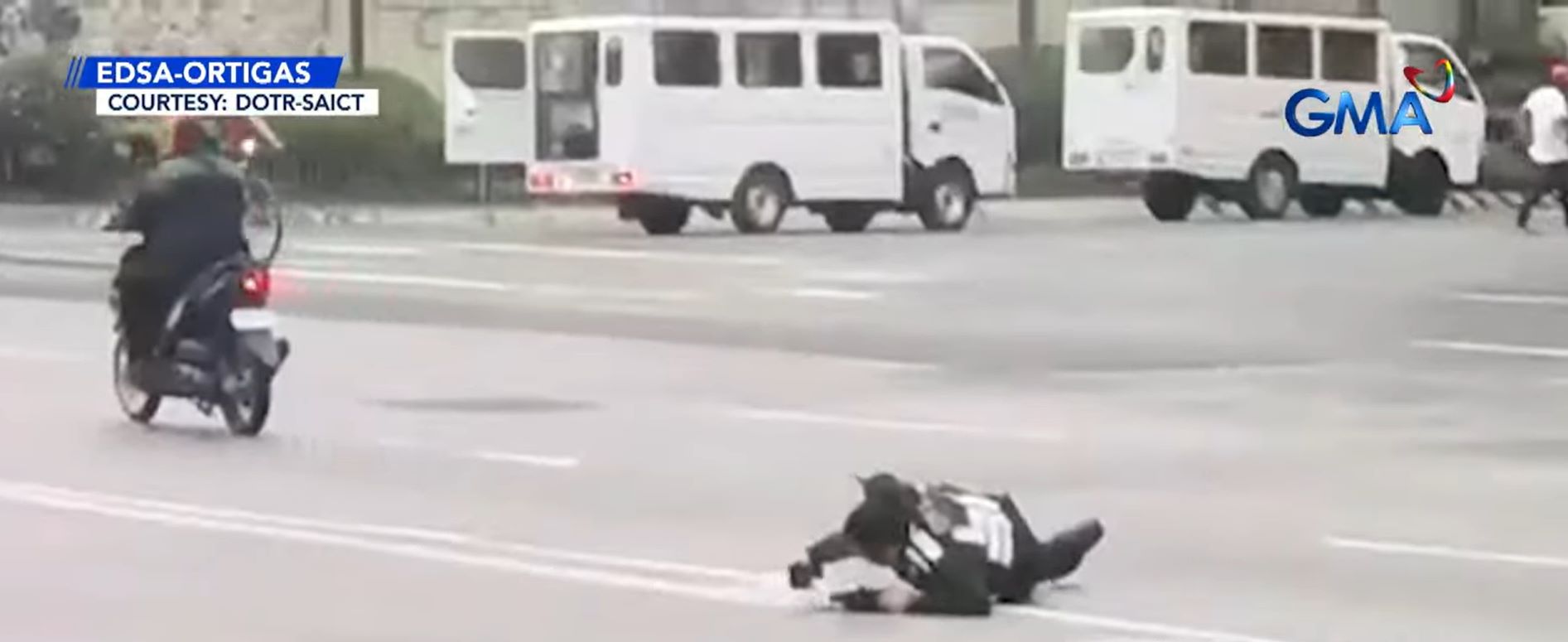 Motorcycle rider hits SAICT enforcer on EDSA busway