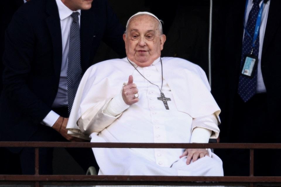 Convalescing Pope Francis aims to give Easter blessing — Vatican