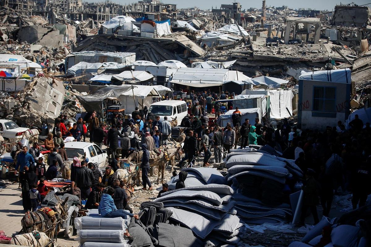 Israel blocks aid into Gaza as ceasefire standoff escalates