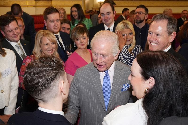 King Charles temporarily hospitalized after side effects from cancer treatment, Palace says