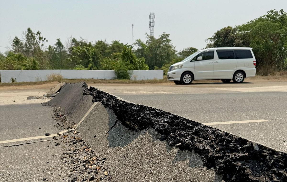 Myanmar quake death toll hits 1,700 as aid scramble intensifies