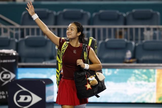 Mar 27, 2025; Alex Eala waves to fans while leaving the court after her match against Jessica Pegula in a women's singles semifinal of the Miami Open. (Photo: Geoff Burke-Imagn Images/REUTERS)