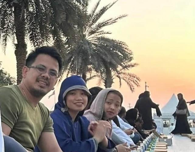 Nestor Verano with friends having Iftar at the courtyard of the Sheikh Zayed Grand Mosque in Abu Dhabi, United Arab Emirates. Contributed photo