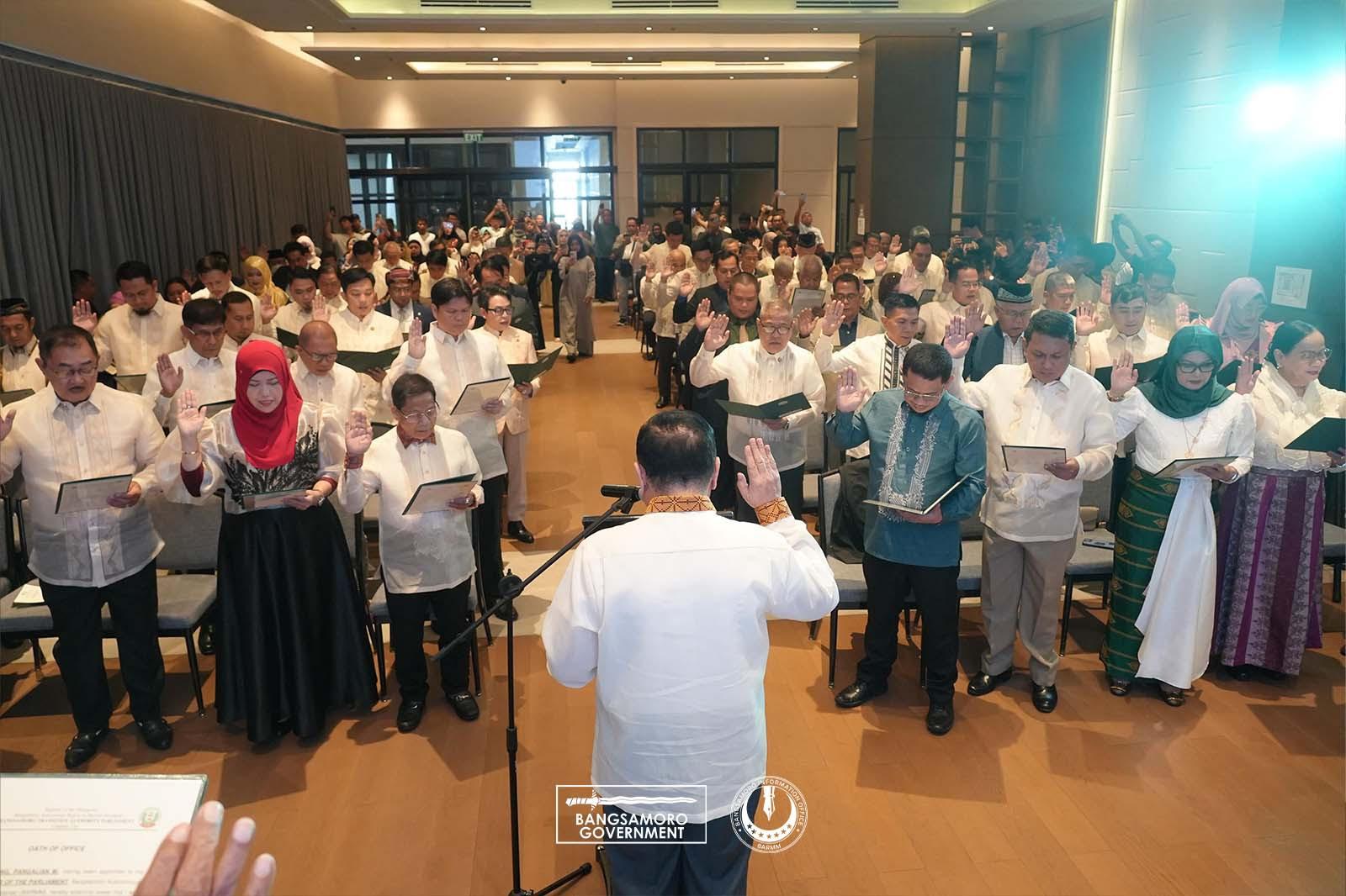 New Bangsamoro Transition Authority MPs take oath before Macacua