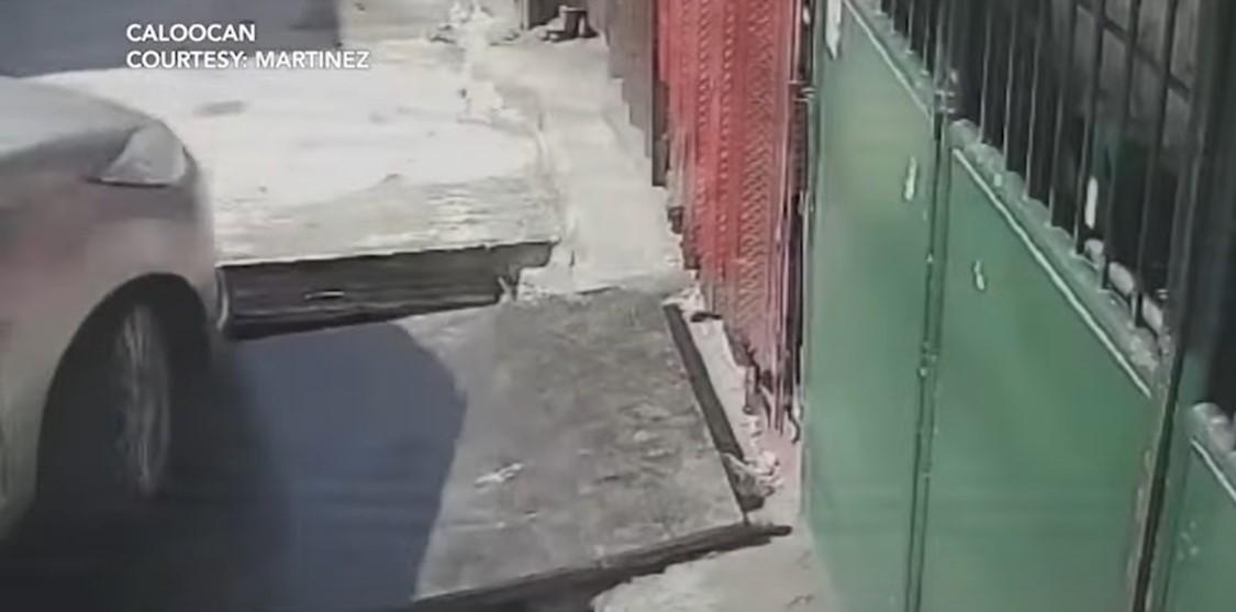 Ilang sasakyan, nahulog ang gulong sa malaking butas sa kalsada sa Caloocan_Courtesy Martinez_20250328