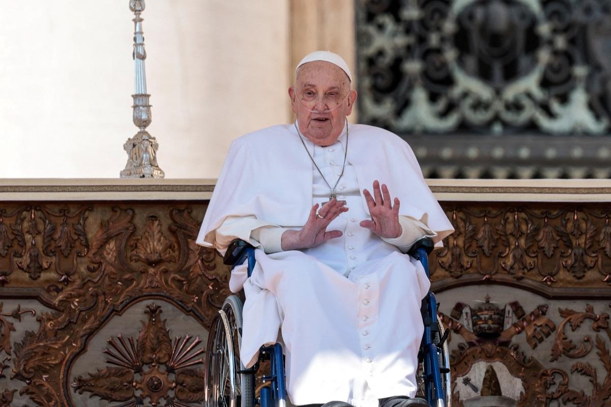 Pope Francis appears in public for first time since return