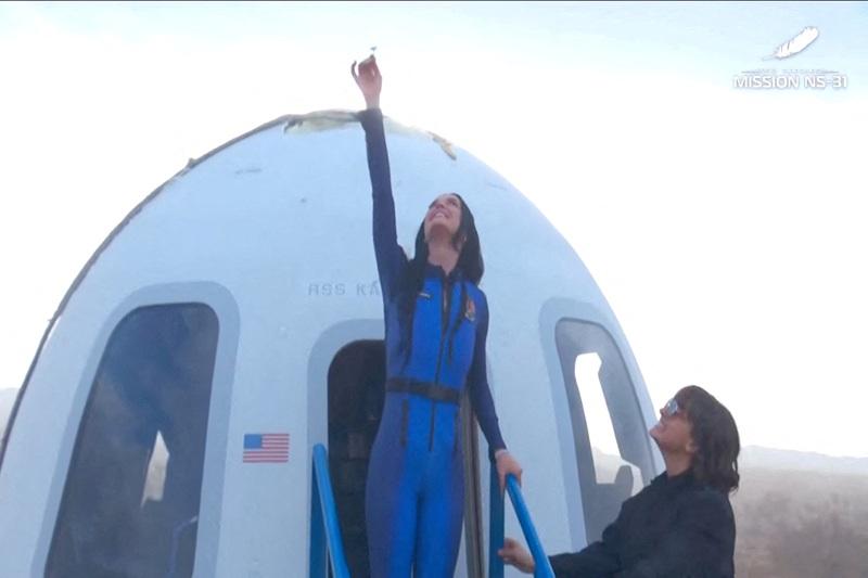 Katy Perry roars into space on all-woman flight