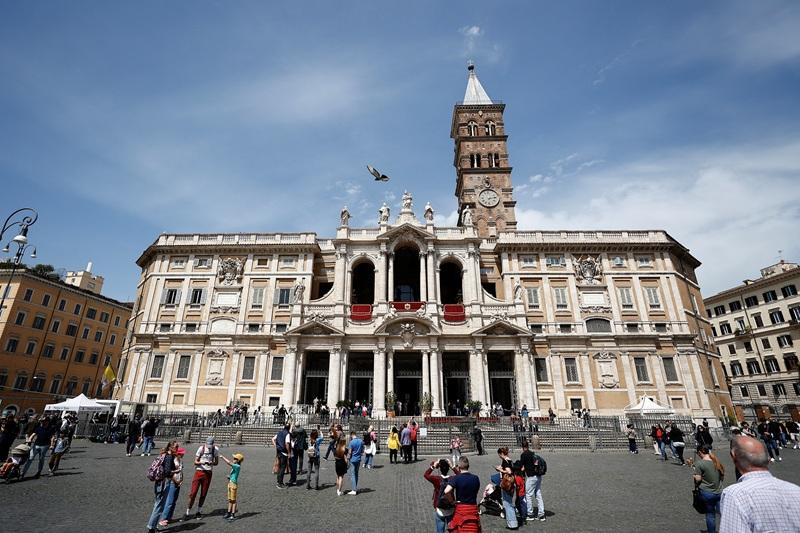 Pope Francis broke with tradition in choosing St. Mary Major for burial
