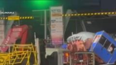 22-wheel truck, sumabit sa toll booth sa NLEX southbound sa Valenzuela thumbnail