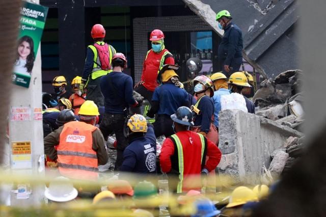Rescue teams work at the site of the collapsed Jet Set nightclub in Santo Domingo, Dominican Republic, April 9, 2025. REUTERS/ Erika Santelices