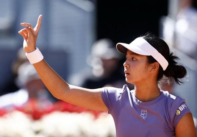 Tennis - Madrid Open - Park Manzanares, Madrid, Spain - April 24, 2025 Philippines' Alex Eala reacts during her round of 64 match against Poland's Iga Swiatek REUTERS/Juan Medina