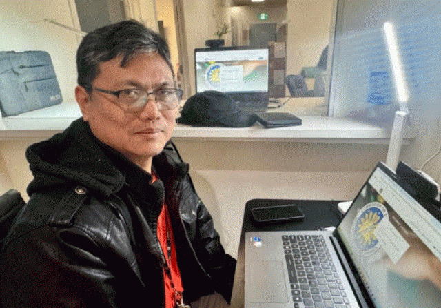 Michael Ferer, a permanent resident of Canada, registers for the first-ever online voting system at the Philippine Embassy in Ottawa ahead of the 2025 midterm elections (Photo by Dave Llavanes Jr.)