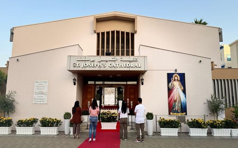 Catholic Pinoys in UAE offer prayers, set up 'Remembrance Corner' for Pope Francis
