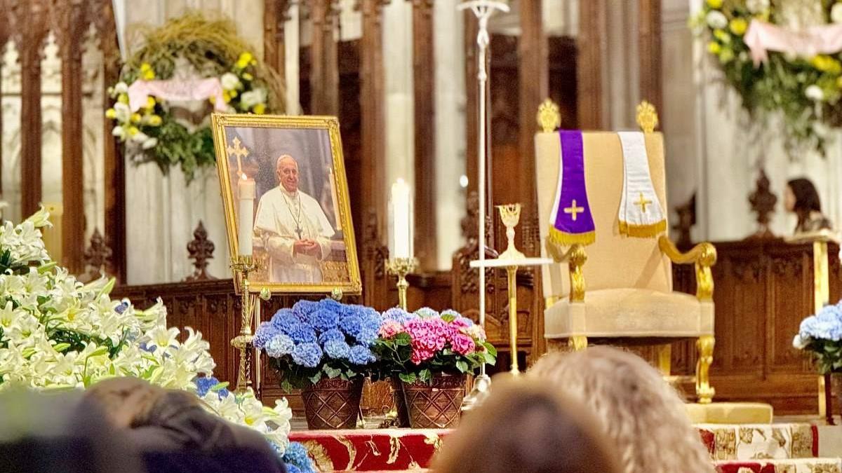Pinoys in New York express grief over Pope Francis' passing_Photo by Dave Llavanes Jr_20250423