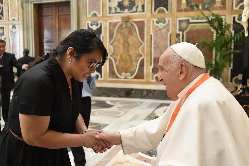 Pinoys in UAE recall encounter with humble Pope Francis
